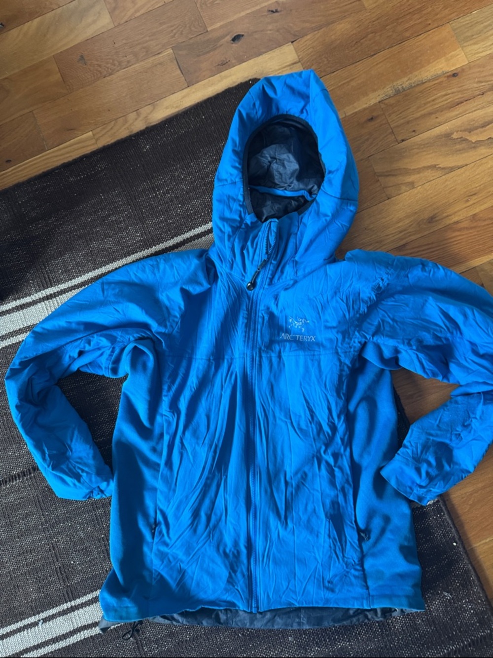 Arc'teryx Atom Bright Blue Hooded Puffer Jacket